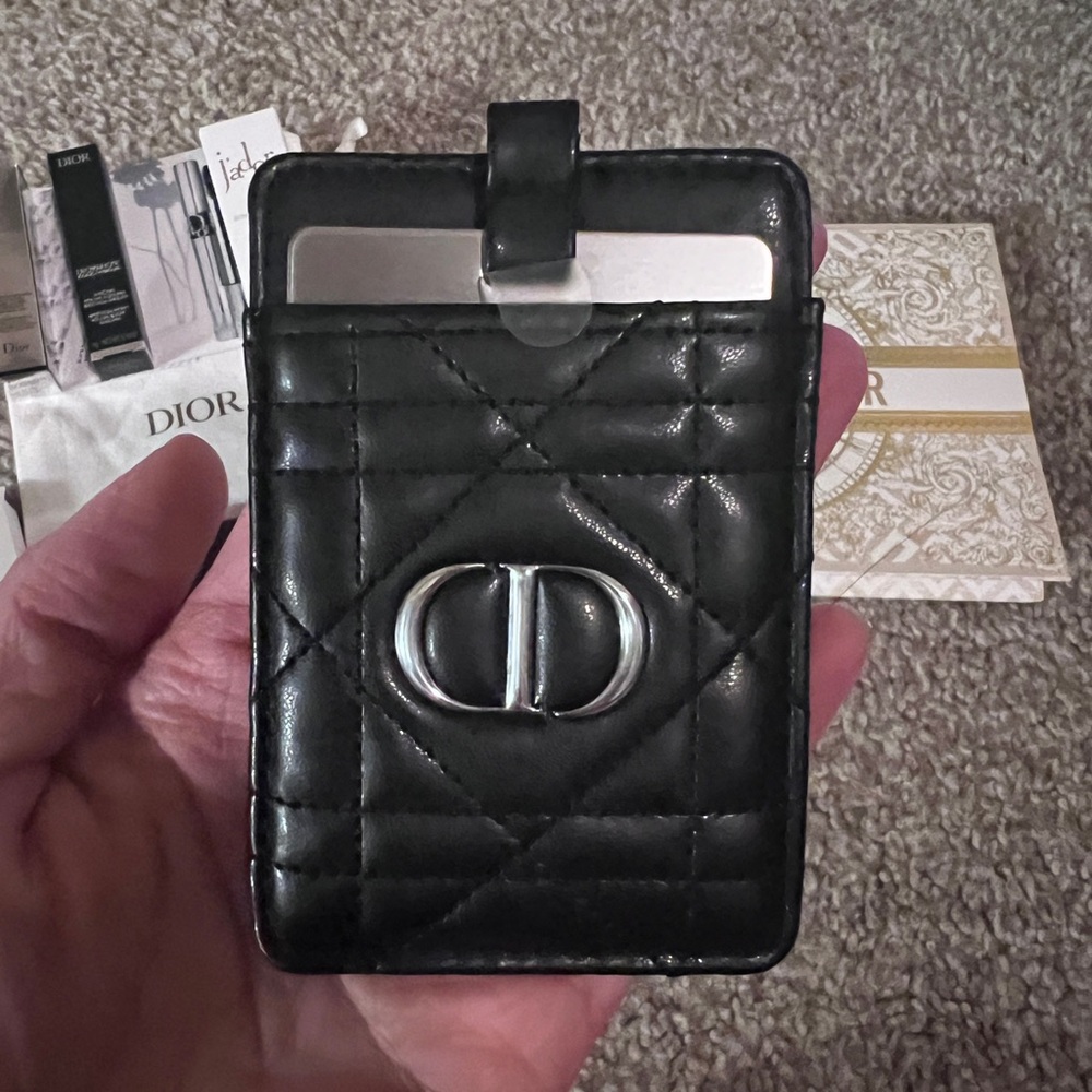 Dior Card / Mirror Holder with Travel Size Perfume and Lashes Care - Picture 2 of 5